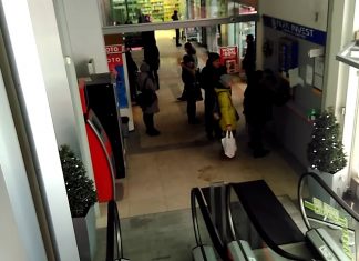 У Львові вишикувалися черги у пункти обміну валюти (ВІДЕО)
