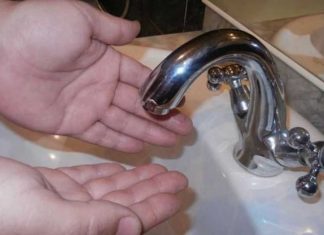 У Львові ліквідовують витік води