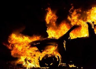 У Львові палало елітне спортивне авто (ВІДЕО)