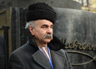 Як у Львові двійники Шевченка боролися за подарунки (ФОТО)