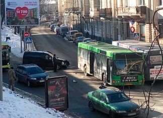 У центрі Львова автобус потрапив у ДТП (ФОТО)