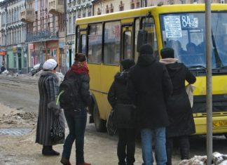 На маршрути не виїхали сотні львівських автобусів