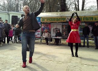 Як Роман Скорпіон розважав жінок на курорті (ВІДЕО)