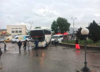 У Львові автобус потрапив в ДТП на вокзалі (ФОТО)