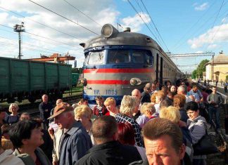 У Львові люди повстали проти потягів