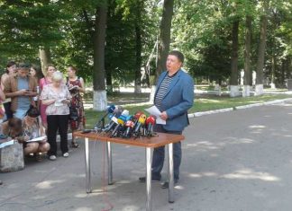 З директора Львівського бронетанкового заводу зняли браслет