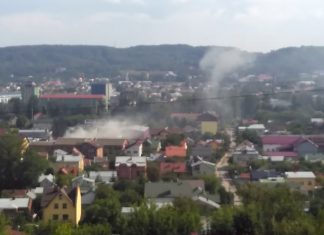 У Львові горів сервісний центр (ВІДЕО)